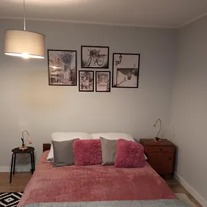 Pastelowy 40 Metrow Z Widokiem Na Ogrod Apartament
